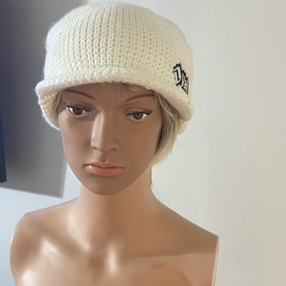 Vail Women's Cream Knit Hat - Picture 2 of 4